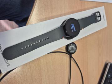 Samsung Galaxy Watch FE beschikbaar voor biedingen