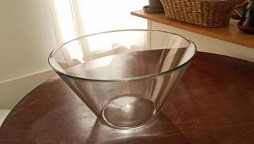 Grand saladier en verre 27x15cm beschikbaar voor biedingen