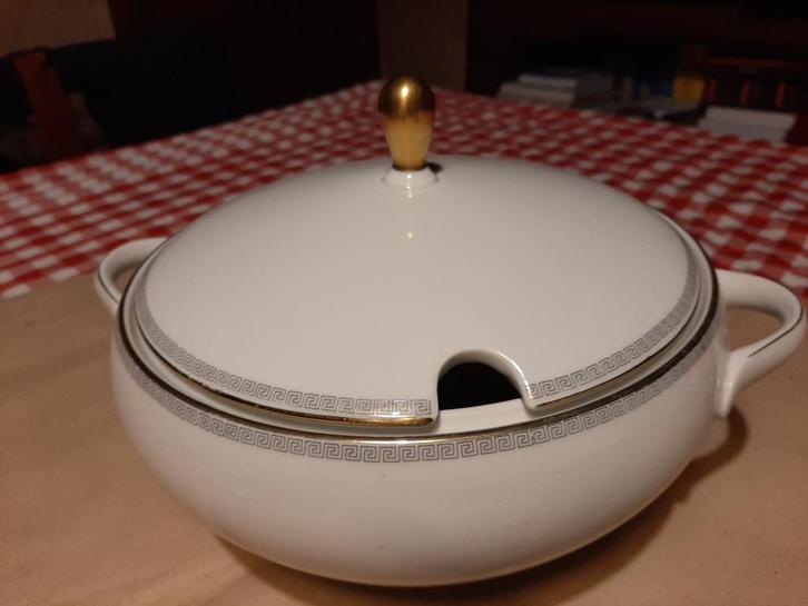 Porseleinen soepkom wit met goud,Bareuther WaldsassenBavaria, Antiek en Kunst, Antiek | Schalen, Ophalen