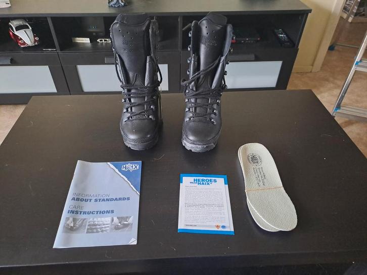 Une paire de bottines de l'armée en 36 à vendre, Vêtements | Hommes, Chaussures, Neuf, Bottes, Noir, Enlèvement ou Envoi