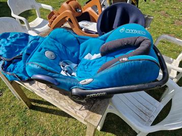 Maxi cosi incl slaapzak en zonnescherm beschikbaar voor biedingen