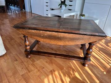 Antiek masief eiken salontafel.  beschikbaar voor biedingen