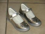 Zilverkleurige schoenen, maat 33, NIEUW, Meisje, Schoenen, Nieuw, Ophalen of Verzenden