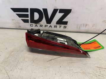 Achterlicht links van een Skoda Kamiq beschikbaar voor biedingen