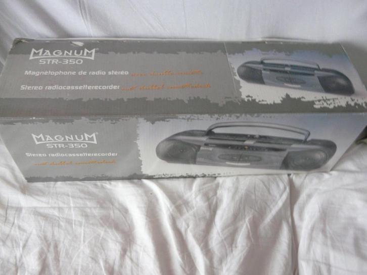 Magnum STR-350 draagbare dubbele stereo radiocasetterecorder, Audio, Tv en Foto, Stereoketens, Zo goed als nieuw, Cassettedeck