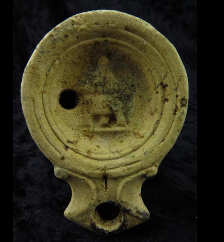 Oud-Romeins Terracotta Olielamp met Hond en Baas op spiegel, Antiek en Kunst, Antiek | Kandelaars, Keramiek of Aardewerk, Ophalen of Verzenden