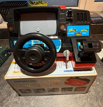 (Heel) RETRO euro play ‘cockpit’ speelgoed in goede staat. beschikbaar voor biedingen