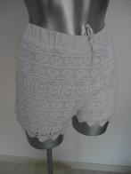 Wit shortje short voorkant afgewerkt met kant 'S-M', Maat 38/40 (M), Kort, Verzenden, Wit