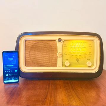 VINTAGE BUIZENRADIO CGE 2566 MILANO 1955 RADIO MET BLUETOOTH beschikbaar voor biedingen