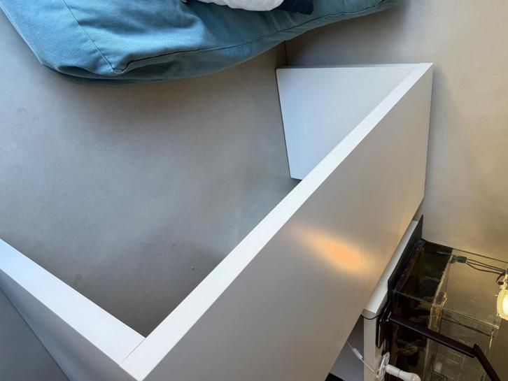 Wit IKEA bureau ideaal voor student, Huis en Inrichting, Bureaus, Gebruikt, Bureau, Ophalen