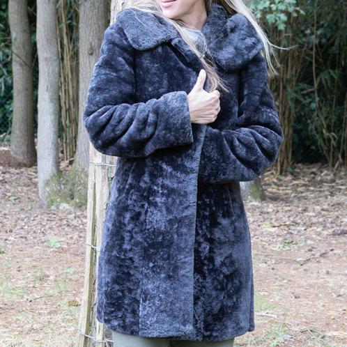 Prachtige schapenvacht jas met capuchon ELENA., Kleding | Dames, Jassen | Winter, Zo goed als nieuw, Maat 42/44 (L), Grijs, Ophalen of Verzenden