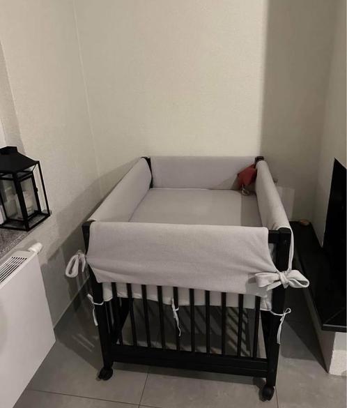 Zwart parkbed met wielen + matras, Kinderen en Baby's, Babyparken, Nieuw, Rechthoekig, In hoogte verstelbaar, Wieltjes, Ophalen