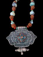 Tibetaanse Gau Box halsketting met hanger, Antiek en Kunst, Ophalen