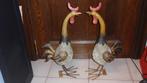 Paar leuke grote kippen beeld in kunsthars op metalen poten, Comme neuf, Enlèvement ou Envoi, Beeld kip