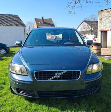 Volvo S40. 1.6 diesel 2006 berline euro 4. Roul très bien 