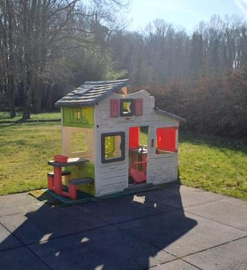 Speelhuis  beschikbaar voor biedingen