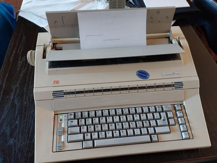 bureel electrisch typmachine, Antiek en Kunst, Antiek | Kantoor en Zakelijk, Ophalen