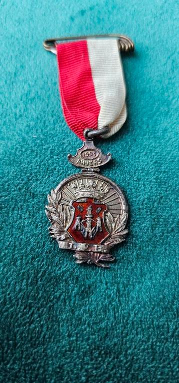 Kleine zilveren medaille Antwerpen 1903.