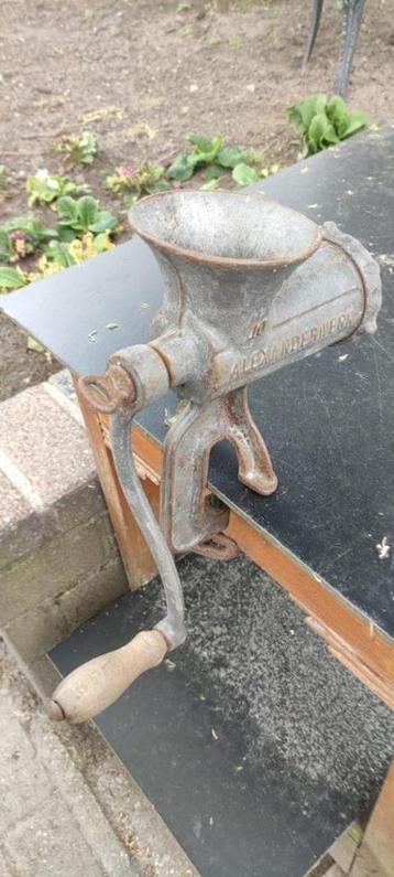 antieke veelmolen beschikbaar voor biedingen