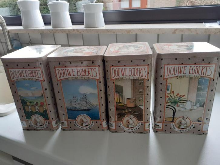 Boîtes Douwe Egberts, 4 pièces. Vintage, Collections, Boîte en métal, Utilisé, Douwe Egberts, Enlèvement