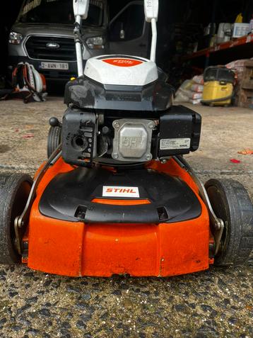 Tondeuse STIHL RM 4 RV disponible aux enchères