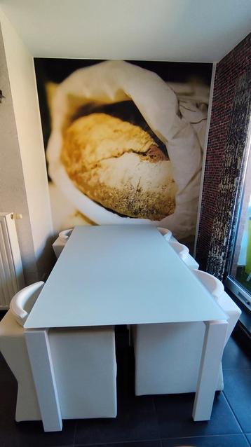 Joli tafel en 6 zetels beschikbaar voor biedingen