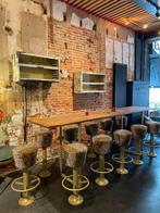 twee leger vliegtuig cargo bakken als wandmeubel, Ophalen