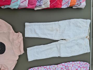 witte broek Zara 12-18m/86cm disponible aux enchères