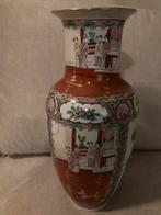 Grand vase chinois en porcelaine coloré signé
