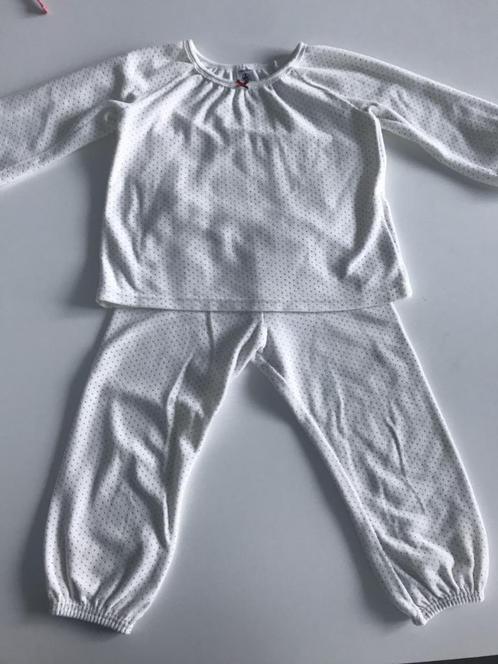 Pyjama d'hiver en velours à pois blancs et dorés de la marqu, Enfants & Bébés, Vêtements enfant | Taille 104, Comme neuf, Fille