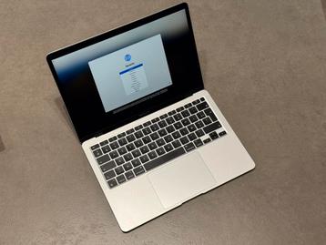 Apple Macbook Air M1 - 8 GB RAM - 256 GB SSD beschikbaar voor biedingen