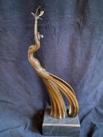 Bronzen slanke dame laat vogel los, Art Nouveau zuiver brons, Antiek en Kunst, Ophalen of Verzenden