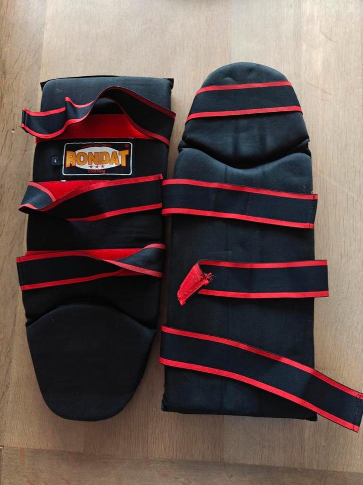 Rondat scheenbeschermers L (gevechtsport), Sport en Fitness, Vechtsporten en Zelfverdediging, Zo goed als nieuw, Karate, Maat L