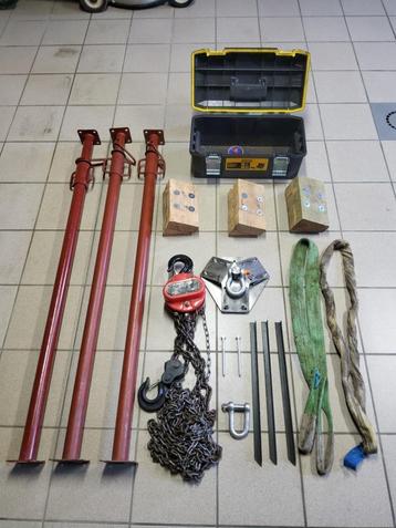 ARRACHE  SOUCHE  -  DESSOUCHEUSE  3  TONNES beschikbaar voor biedingen