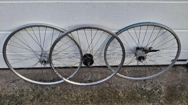 28" aluminium naafdynamo voorwiel SHIMANO fietswielen velo, Vélos & Vélomoteurs, Vélos Pièces, Comme neuf, Enlèvement ou Envoi