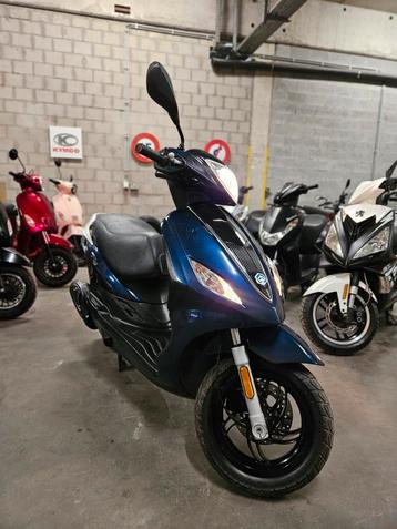 Piaggio New Fly "Midnight Blue" 50cc klasse B 2016 15.829 km beschikbaar voor biedingen