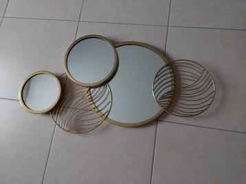 Wandspiegel decoratief goud beschikbaar voor biedingen