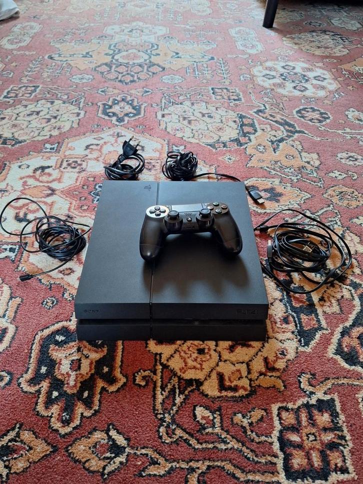 PlayStation 4 bundle + 2 ps4 games, Games en Spelcomputers, Spelcomputers | Sony PlayStation 4, Gebruikt, Original, 500 GB, Met 1 controller