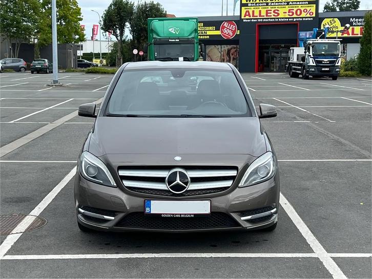 Mercedes B 180 CDI 7G-DCT LED XENON PDC TREKHAAK, Auto's, Mercedes-Benz, Particulier, B-Klasse, ABS, Airbags, Airconditioning