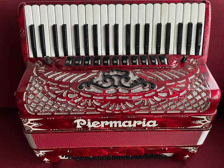 Piermaria 411 accordeon . 120 bas . 4 korig . Musette ., Muziek en Instrumenten, Accordeons, Gebruikt, Toetsaccordeon, 120-bas
