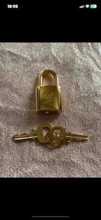 Cadenas LV, Enlèvement, Comme neuf