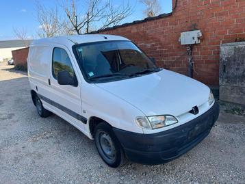 Peugeot Partner / 1.6 Benzine  beschikbaar voor biedingen