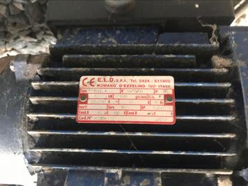 Groupe hydraulique 220v beschikbaar voor biedingen