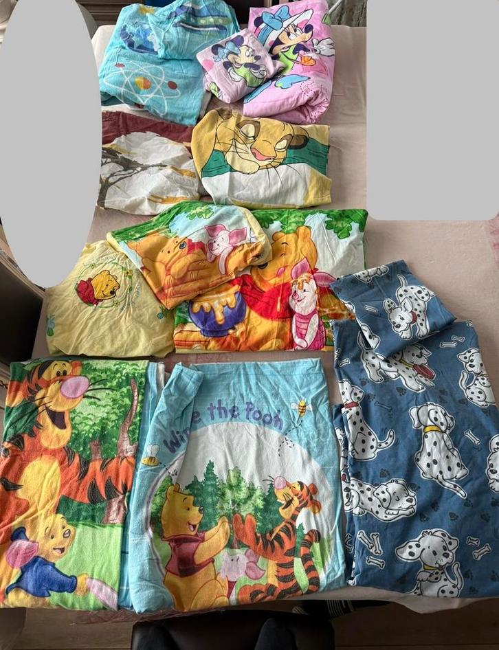Lot van 6 donsdekens, kussenslopen en 1 hoeslaken, Kinderen en Baby's, Kinderkamer | Beddengoed, Gebruikt, Dekbedovertrek, Overige kleuren