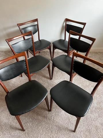 Vintage stoelen Louis van Teeffelen beschikbaar voor biedingen