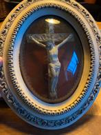 Jezus aan kruis, houten kader, glazen stolp, meer dan 100 ja, Antiek en Kunst, Antiek | Religieuze voorwerpen, Ophalen of Verzenden
