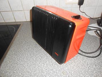 Retro elektrisch verwarmingstoestel beschikbaar voor biedingen