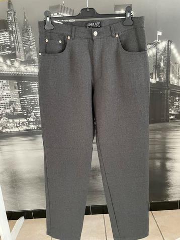 grijze lange broek - merk John F. Gee - 42 beschikbaar voor biedingen