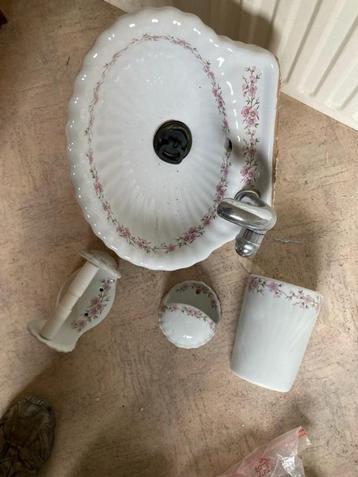 Faillence de salle de bain beschikbaar voor biedingen