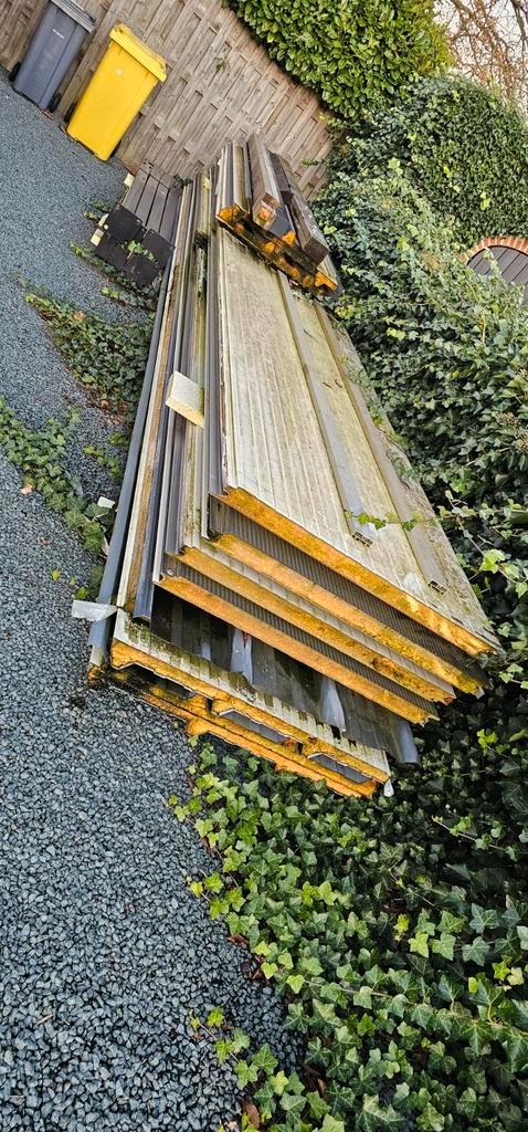Sandwich panelen en metalen constructie, Tuin en Terras, Palen, Balken en Planken, Zo goed als nieuw, Ophalen of Verzenden
